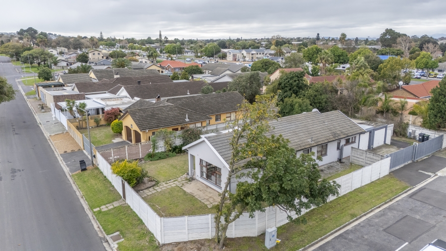 4 Bedroom Property for Sale in Bracken Heights Western Cape